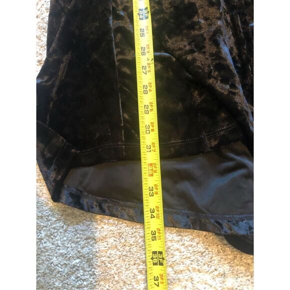 Isaac Mizrahi Live! Women’s Black Velvet Fit and Flare Skirt Size 1X - Picture 2 of 6